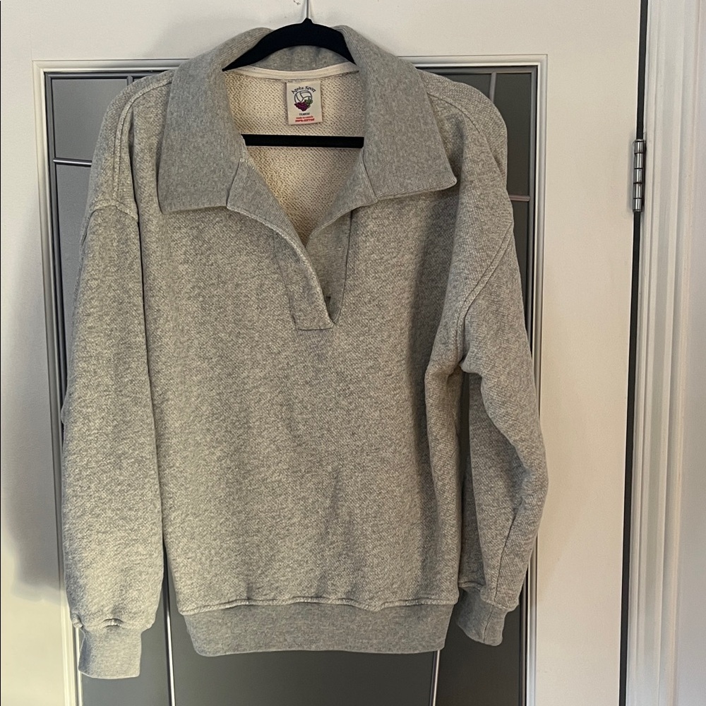 Tea You Apres Sport Grey Collared Sweatshirt Small Made in Canada